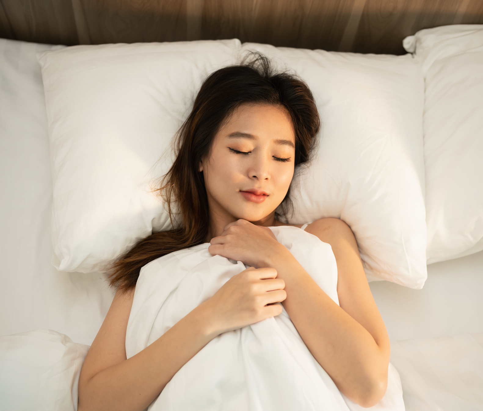 【助眠精油推薦】睡前 3 分鐘儀式:4-7-8 呼吸法配合芳療,搵返消失嘅睡意